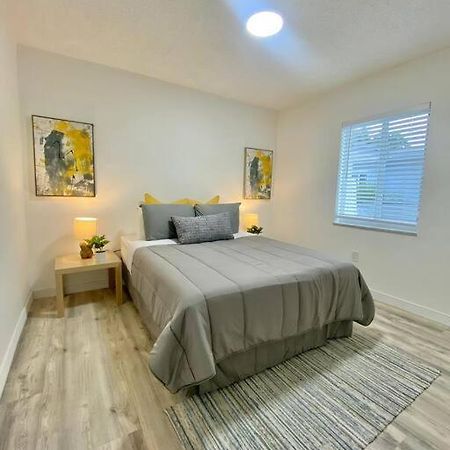 Beautiful & Relax Family House 2/1- Free Parking Villa ไมอามี ภายนอก รูปภาพ