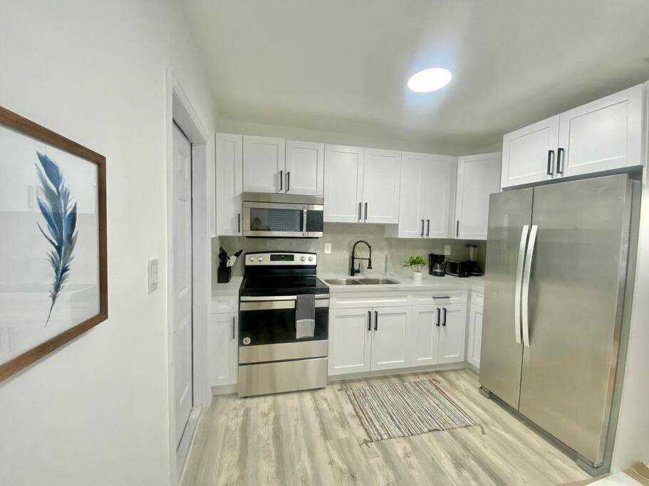 Beautiful & Relax Family House 2/1- Free Parking Villa ไมอามี ภายนอก รูปภาพ